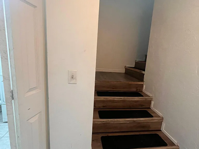2907 SW 38th Pl — Photo 12
