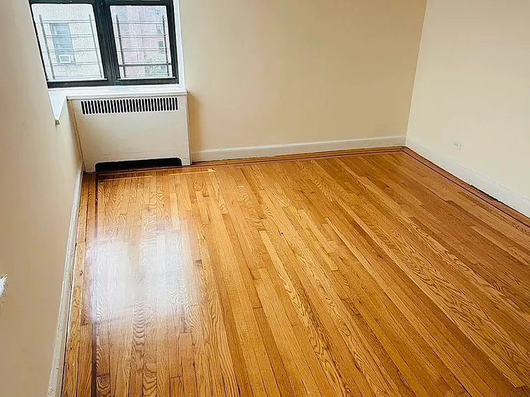 95 W 195th St #6B — Photo 4