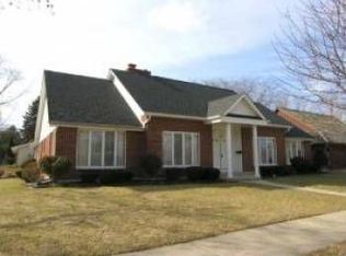 2202 Chestnut St, Waukegan, IL 60087