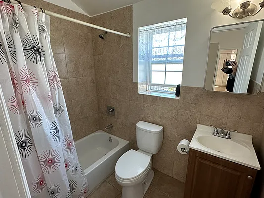 Rented by Capri Jet Realty Corp | media 7