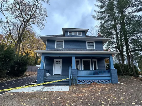 126 High Street, Huntington, NY 11743