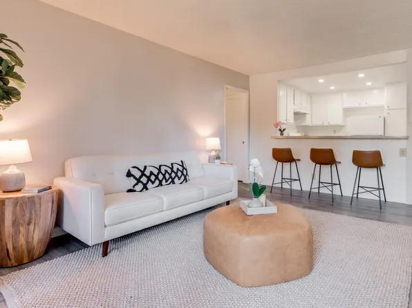 1133 E Alosta Ave #A202, Azusa, CA 91702