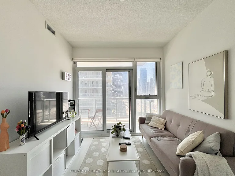 20 Richardson St #1707 — Photo 3