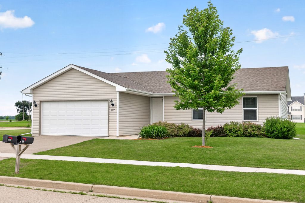 927 Foley Rd, Belvidere, IL