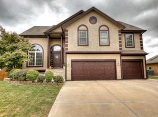 6275 N Nevada Ave, Parkville, MO 64152