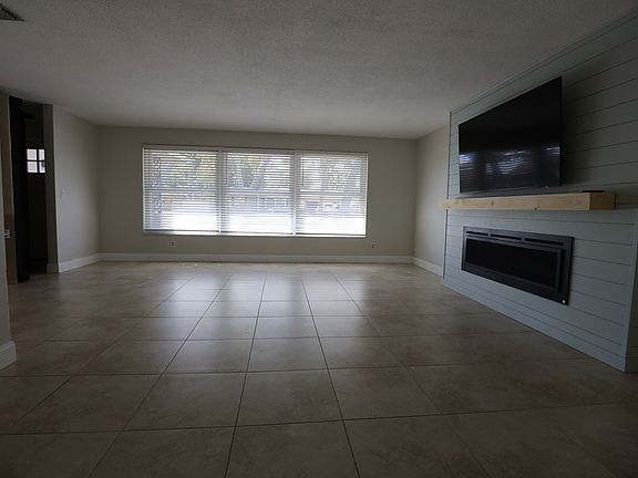 2nd image of 51 Carrolwood Cir