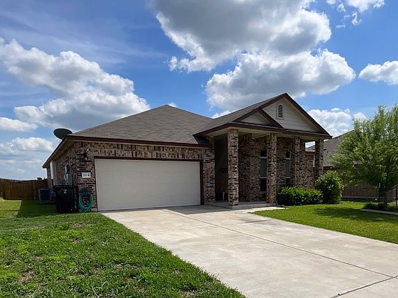 2nd image of 204 Christopher Dr