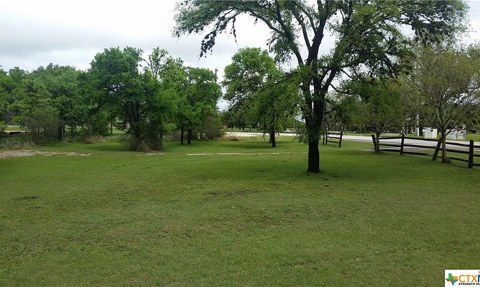 2nd image of 1193 Gruene Rd