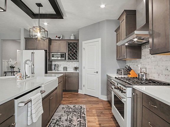 5th image of 2929 Isle Grand Dr NE #11