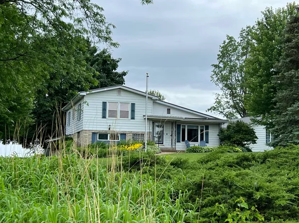 10526 Becker Rd, Savanna, IL 61074