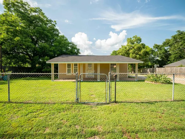131 Wingate Ln, Longview, TX 75602