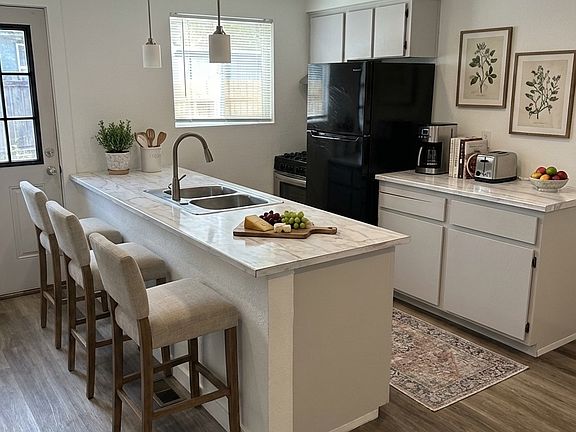 4th image of 2809 N Honeysuckle Dr #1