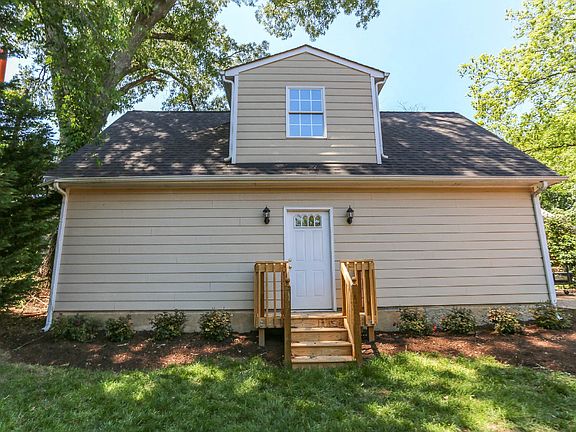 5th image of 2207 Buckingham Ave