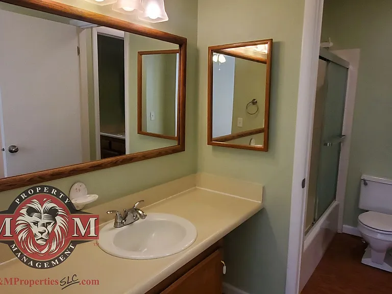 975 E Essex Court Way #4-6950 — Photo 20