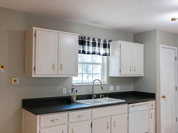 5th image of 115 Belton Dr