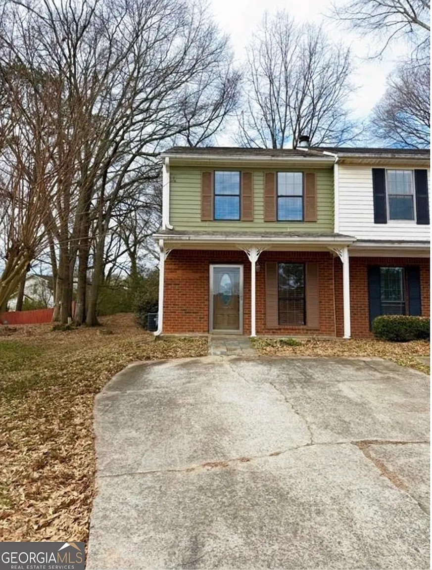 1555 Springleaf Ct SE photo 1