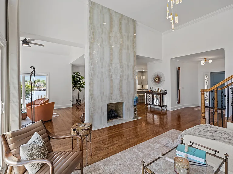 7322 Swansea Ln — Photo 55