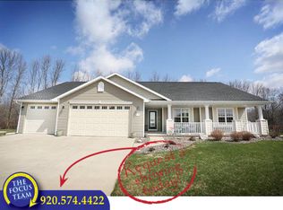 W7242 Dover Ct, Greenville, WI 54942