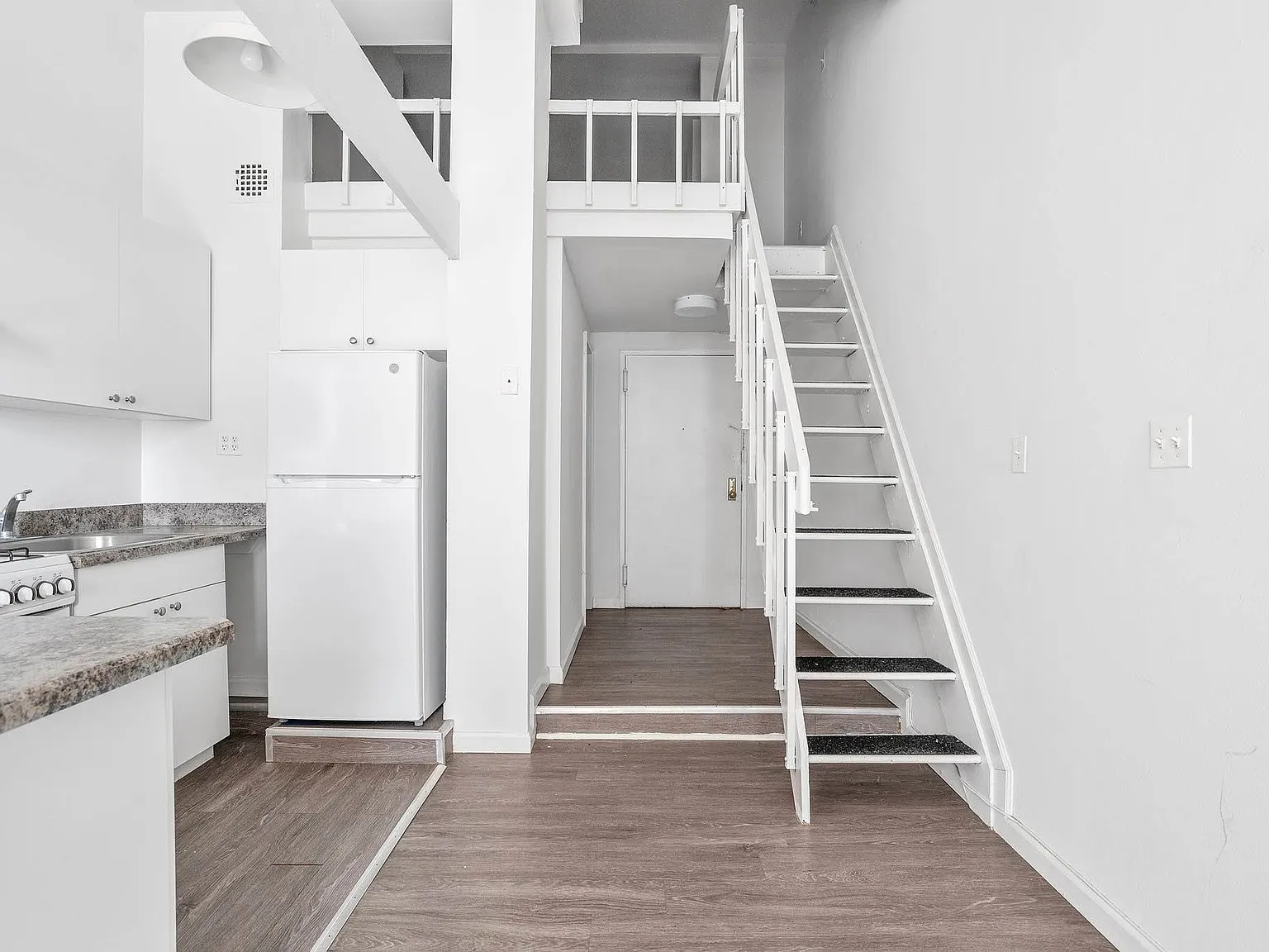 88 Fulton Street — Photo 4