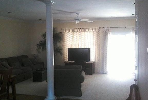 5th image of 1613 Camfield Ln