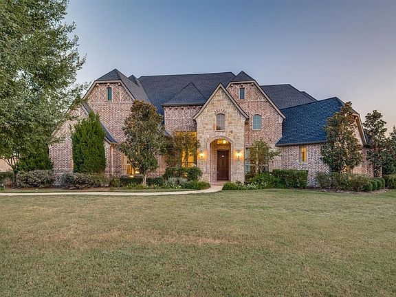 3rd image of 2704 Wolf Creek Dr