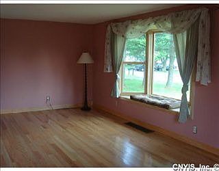 2nd image of 207 Edwin St