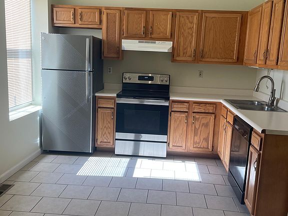 5th image of 3848 Botanical Ave Floor 1