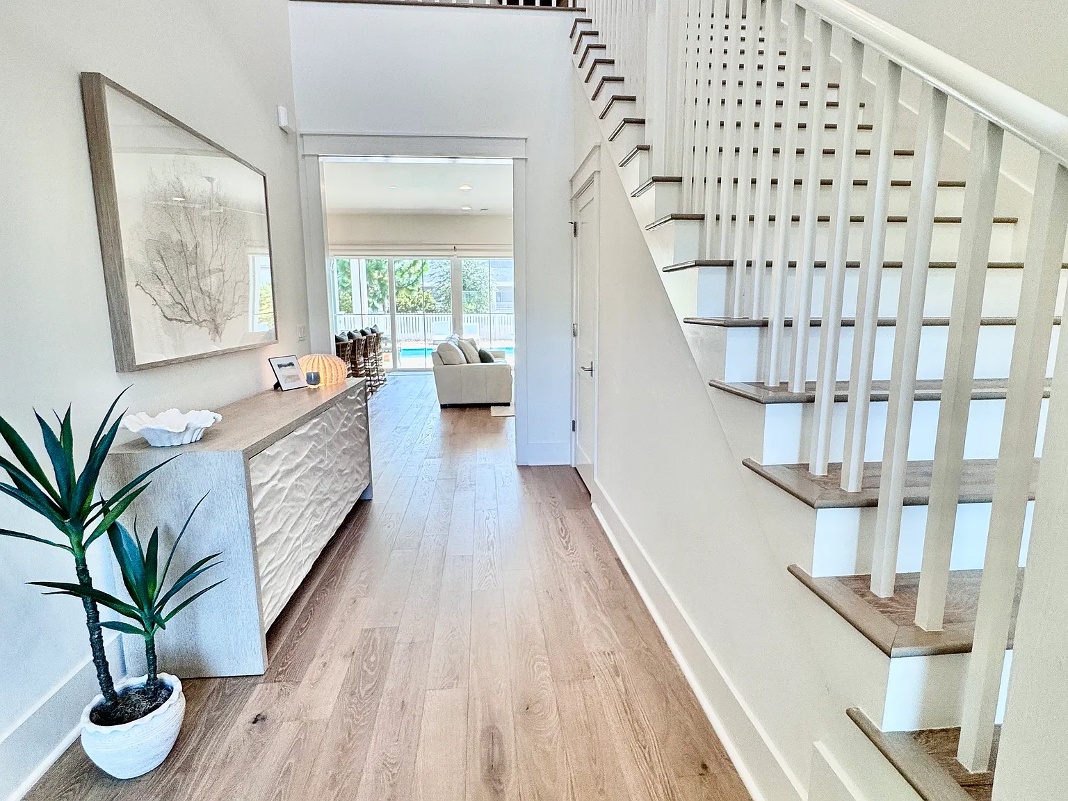 5 bed, 4.5 bath, 3030 sqft, $8,500 — Photo 2