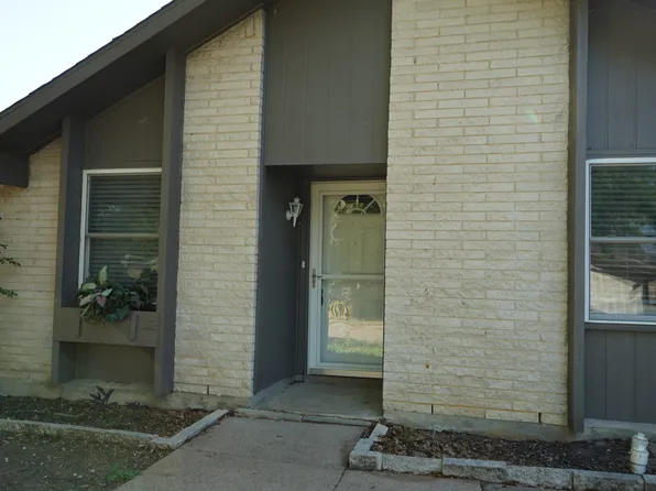608 Hillcrest St, Mansfield, TX 76063