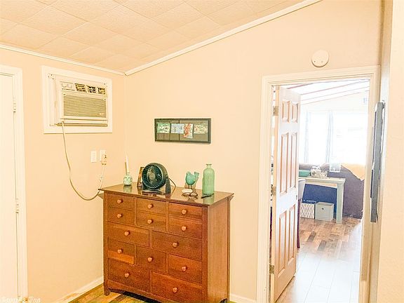 4th image of 611 Lakeland Dr #27