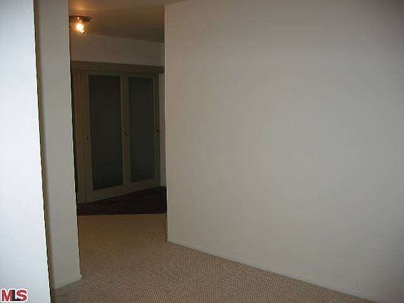 5th image of 1124 N La Cienega Blvd APT 209