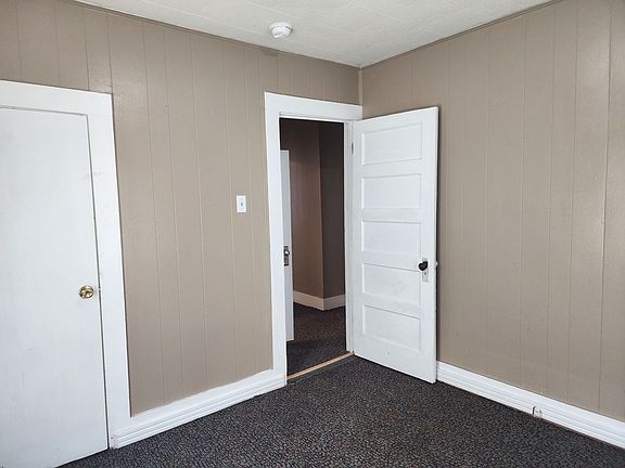 2nd image of 809 S Avenue A