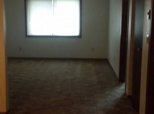 725 6th Ave SW APT 1, Minot, ND 58701