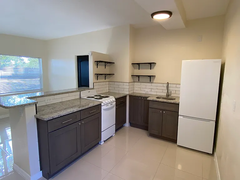 5235 Brosche Rd — Photo 7