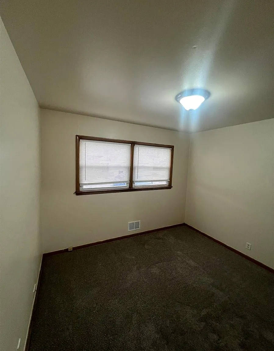 7125 W Appleton Ave — Photo 1