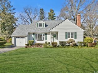 141 Brook St, Garden City, NY 11530