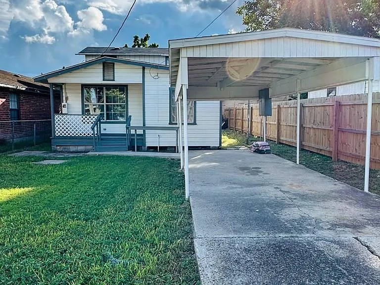1646 Arthur St — Photo 16