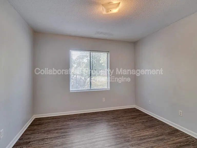128 Pointe South Dr — Photo 8
