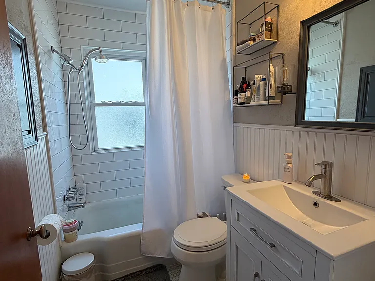 Main bathroom