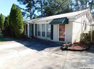 1102 Oakwood St NW, Hartselle, AL 35640