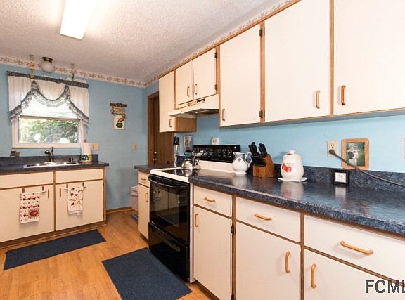 2nd image of 6 Willard Pl