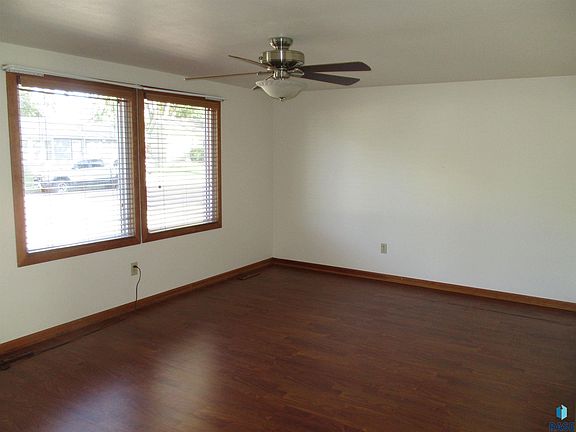4th image of 3601 E 25th St