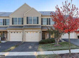 712 Creek Side Dr, Hummelstown, PA 17036