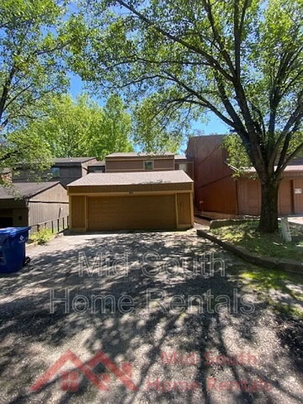 3 bed, 3.0 bath, 1765 sqft, $1,250 — Photo 1