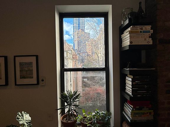 3rd image of 101 W 69th St APT 2A