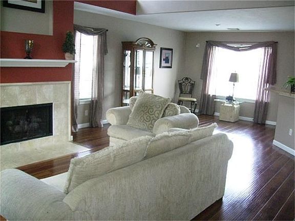 3rd image of 5112 Lockhart Dr