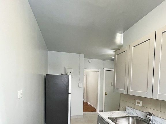 2nd image of 100 Moore St APT 3L