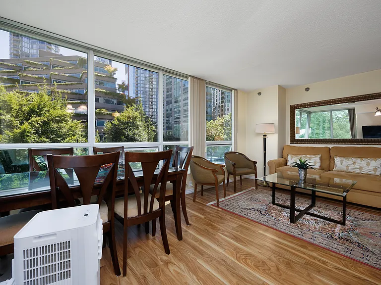 555 Jervis St #304 — Photo 7