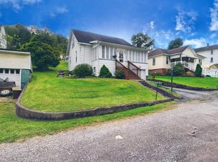 35 Handlan St, Wheeling, WV 26003