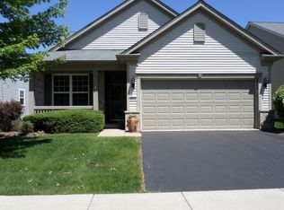 2512 Rolling Rdg, Elgin, IL 60124